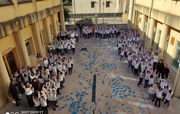 Mai più un banco vuoto senza uno di noi